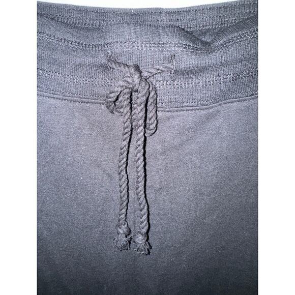 Eddie Bauer Black Capri Pants - Size XL - Picture 4 of 9